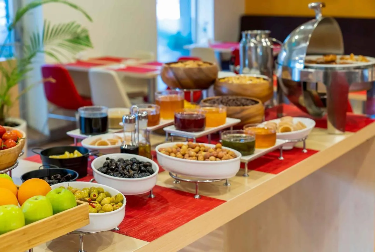 Ibis Izmir Alsancak Hotel 3*,